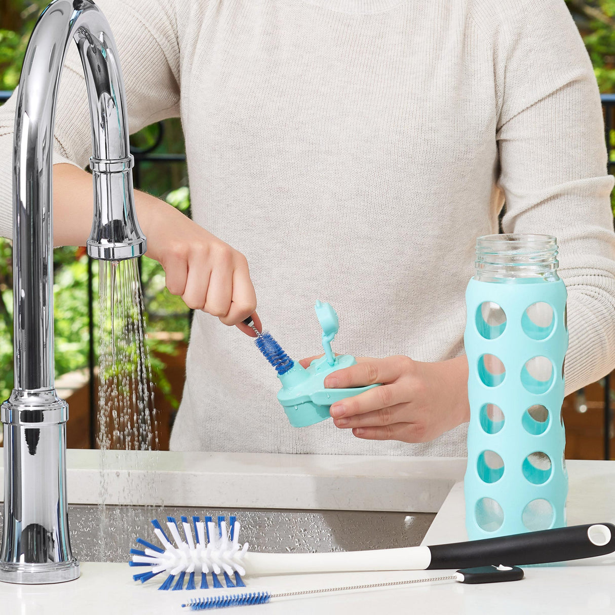 48628 - Water Bottle Cleaning Set