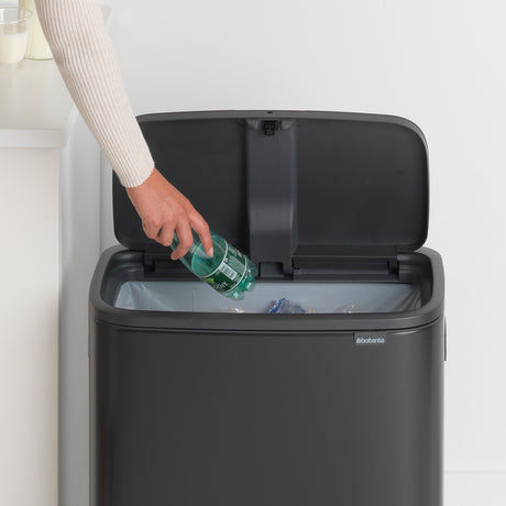 BO Touch Bin 60L Matt Black - 1982 (2)