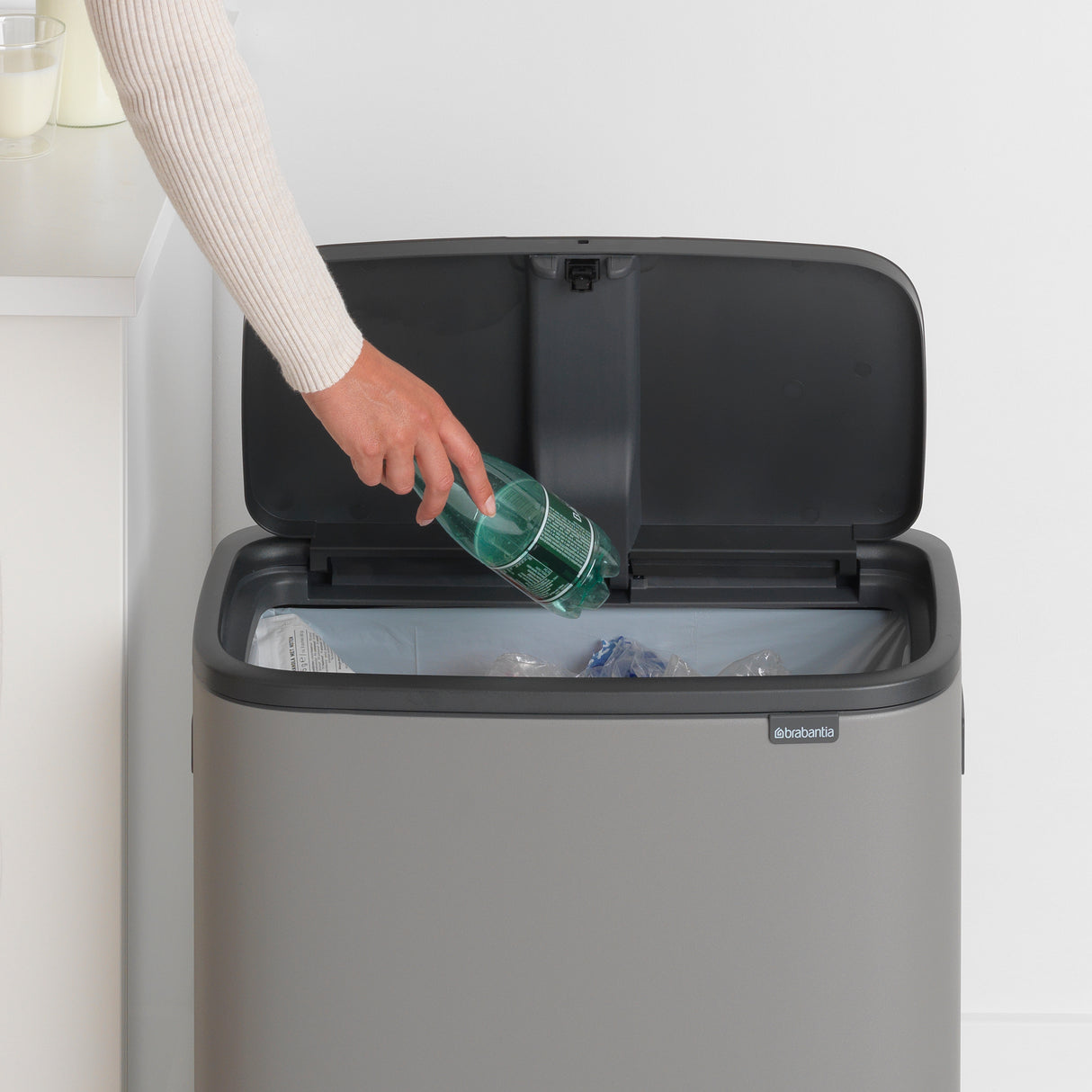 BO Touch Bin 60L Mineral Concrete Grey - 1985 (2)