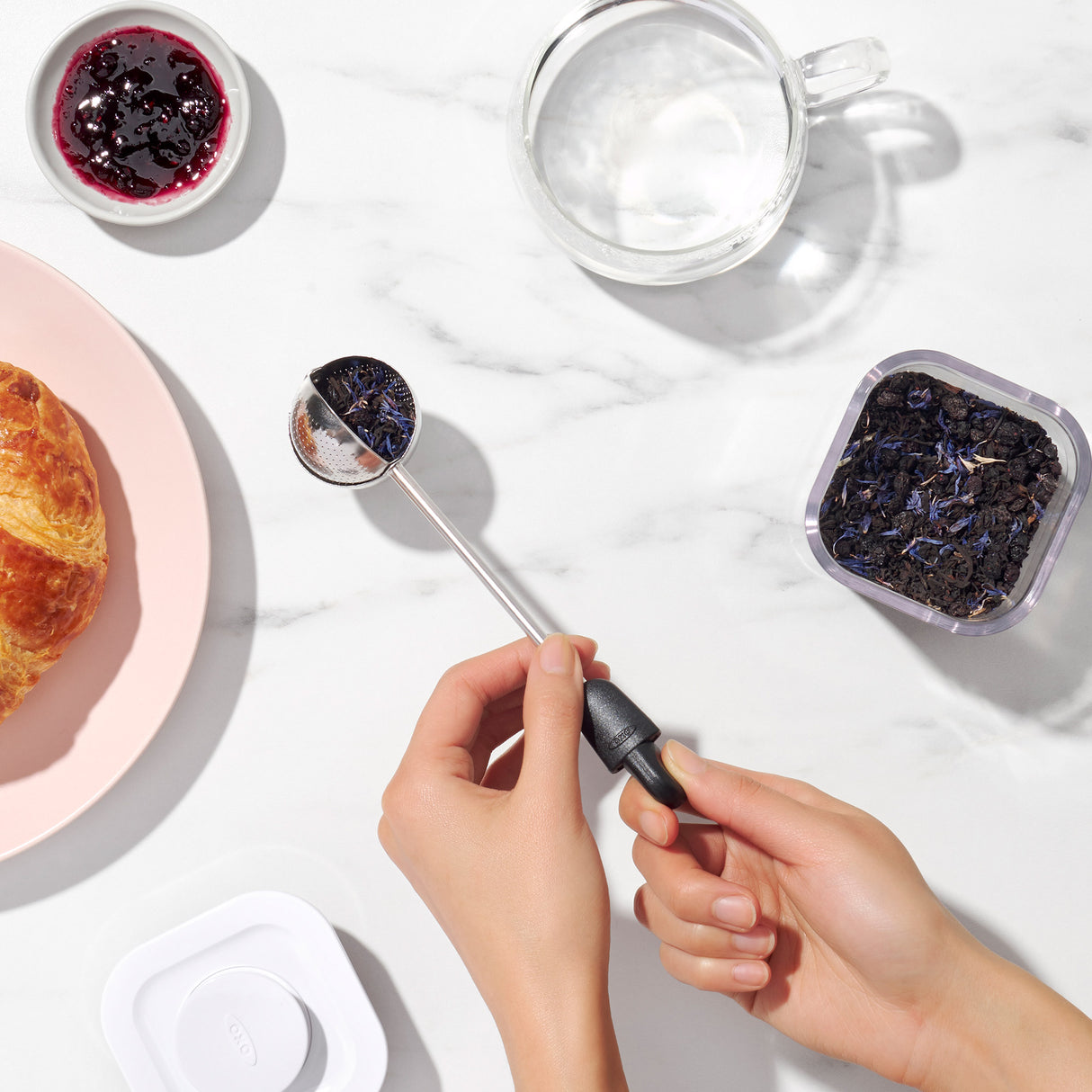 Twisting Tea Ball