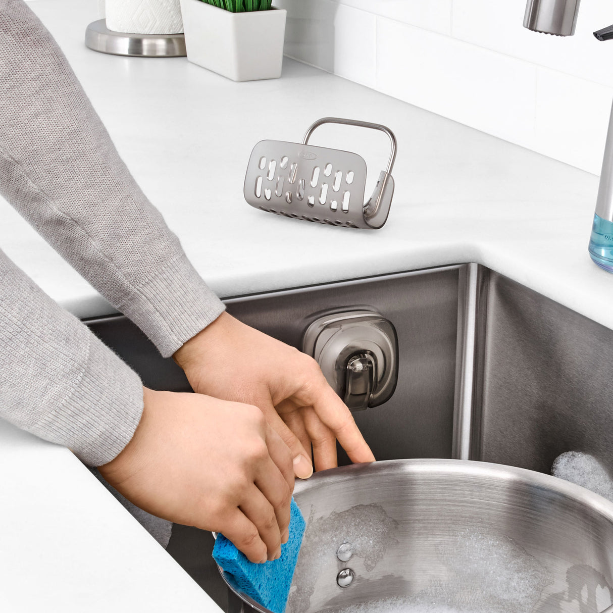 StrongHold™ Suction Sponge Holder