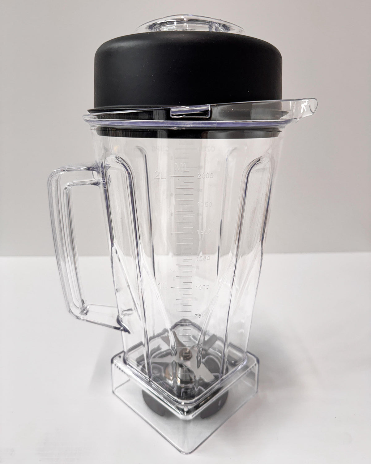 JTC OmniBlend 2.0 Litre Jug with Tamper Rod and Rubber Lid for 767, 800, 890 and 900 Series.